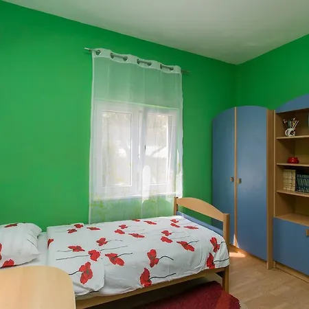 Corto Apartamento Kaštel Novi