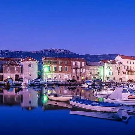 Corto * Kaštel Novi