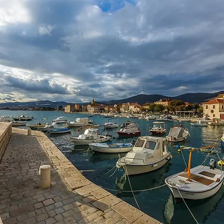 Apartamento Corto Kaštel Novi
